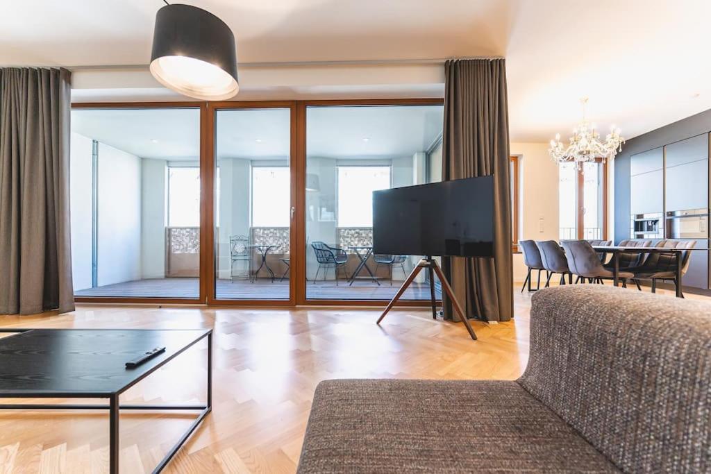 Tip! Erstklassiges 120 Qm Apartment Am Neumarkt دريسدن المظهر الخارجي الصورة